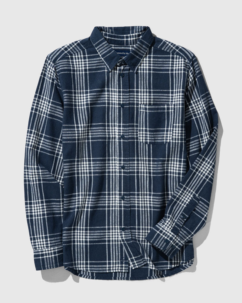 best men's chambray shirts for dressing up or down The Ultimate Guide to Chambray Shirts for Men