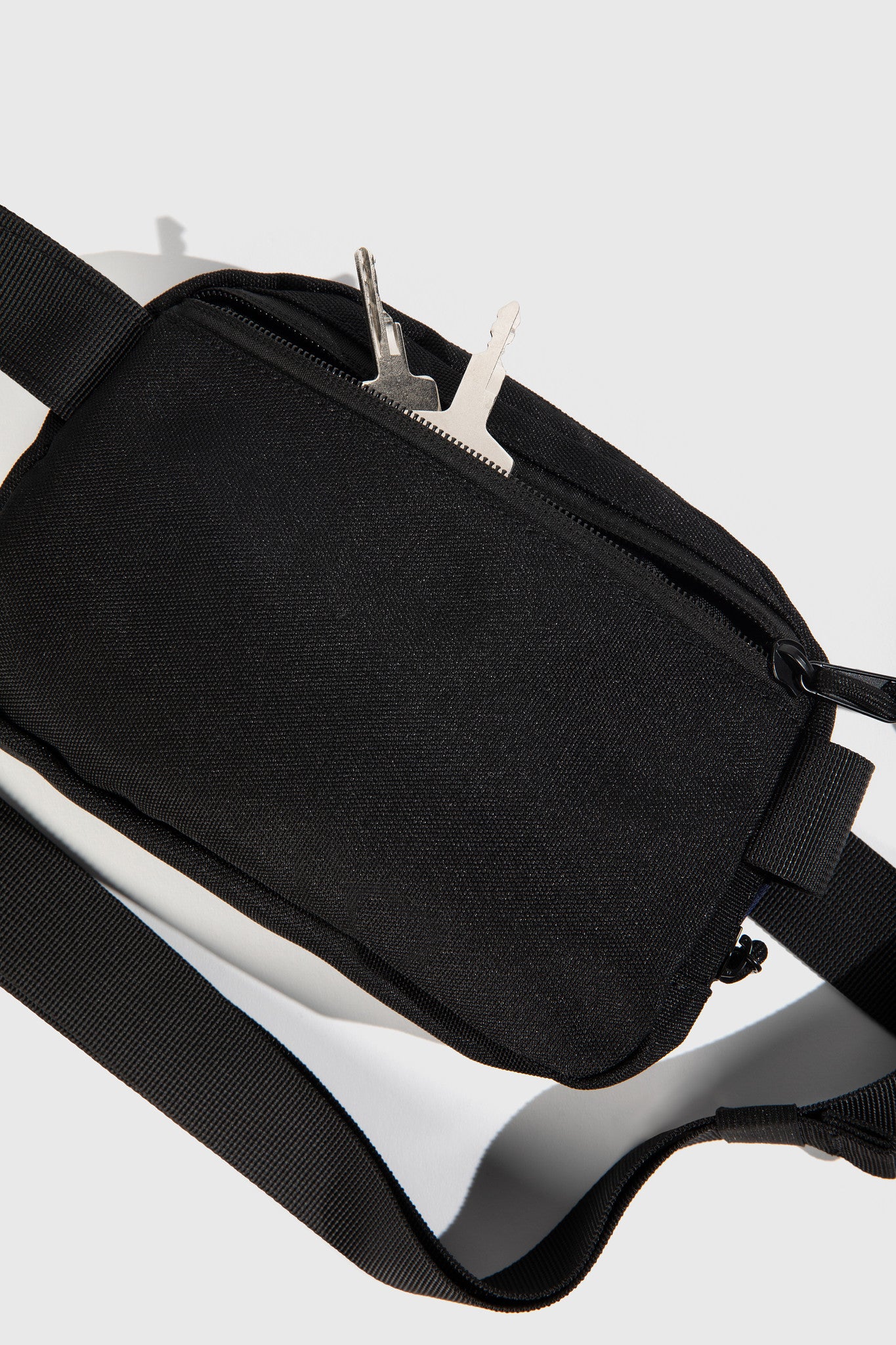 (Re)voution™ 1L Go-Anywhere Bag