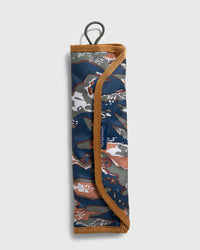 Camuflaje junto al lago